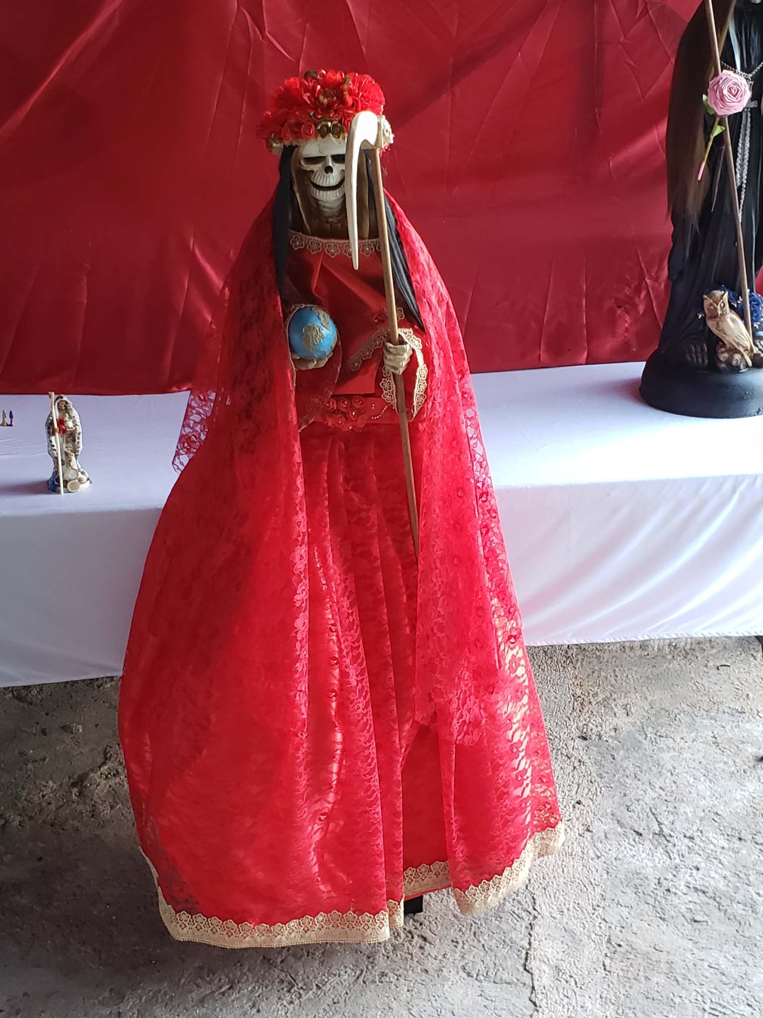 Santa Muerte of Health and Wealth – Photo-Essay from the Cancun Temple ...